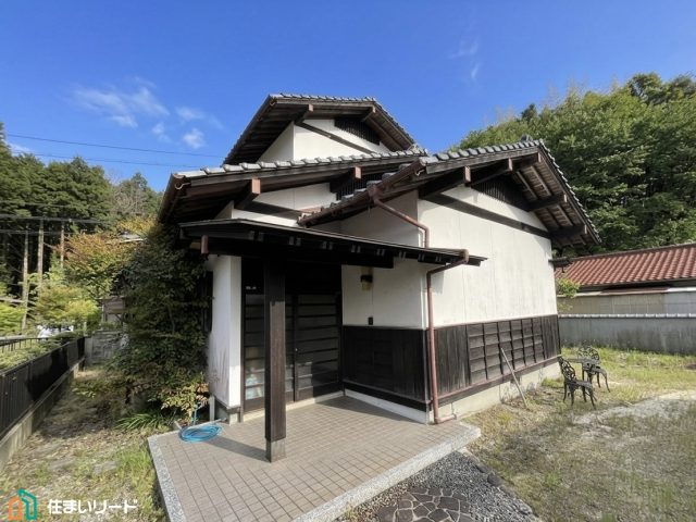 【新着情報】周南市鶴見台4丁目にて、中古戸建の登場です!和モダンな外観が魅力《高水小学校・熊毛中学校区》